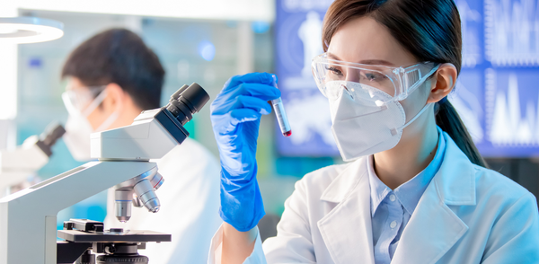 How Common Blood Tests Can Help Detect Cancer in Patients with Abdominal Pain or Bloating